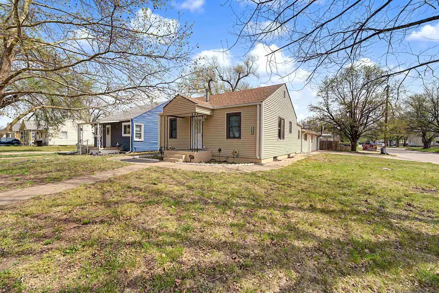 1000 N 11th St, Salina, KS 67401 - #2