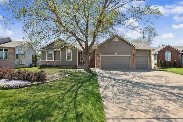 9230 W Meadow Knoll Ct, Wichita, KS 67205