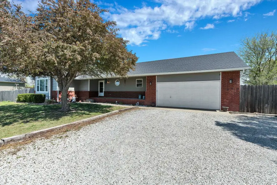 8814 N Ridge Rd, Valley Center, KS 67147 - #3