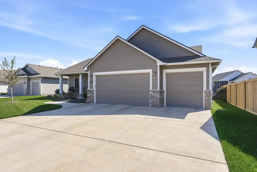 2714 N Bracken St, Wichita, KS 67226 - #2