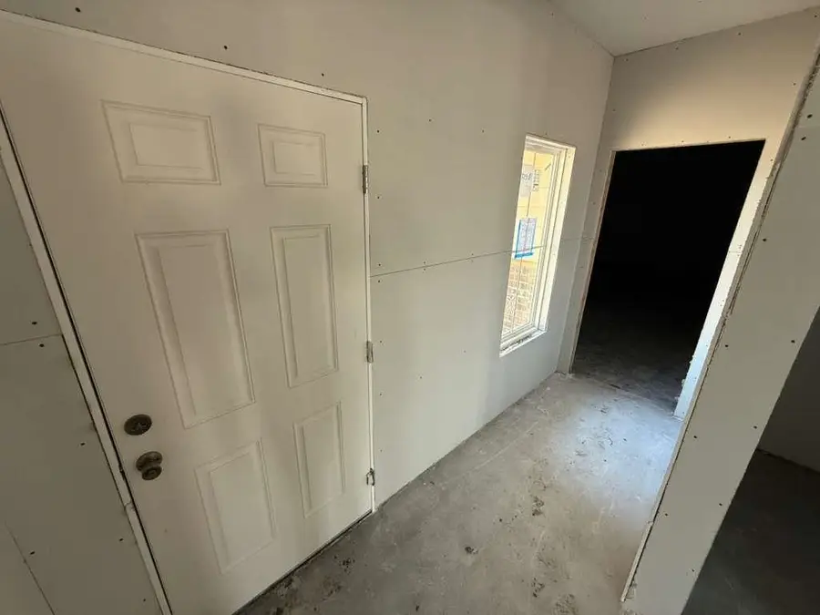 5085 N Toben Dr, Bel Aire, KS 67226 - #2