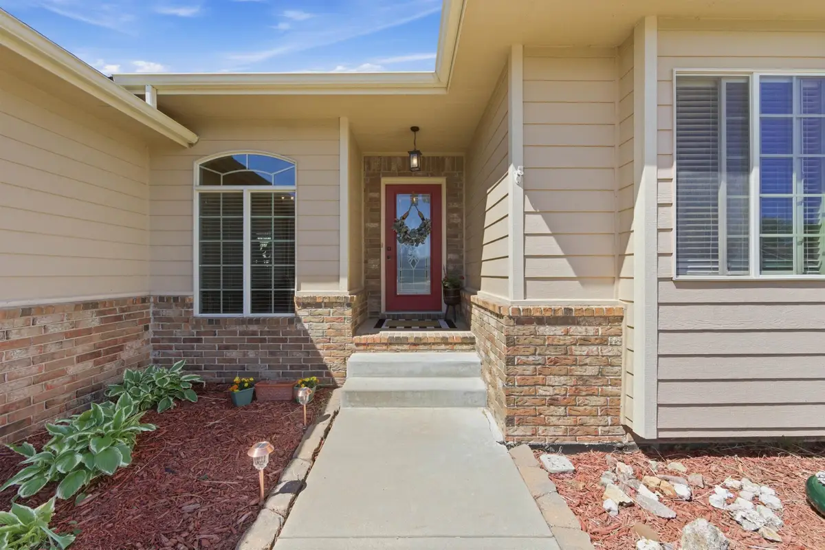 2013 E Quail Hollow St, Derby, KS 67037 - #1