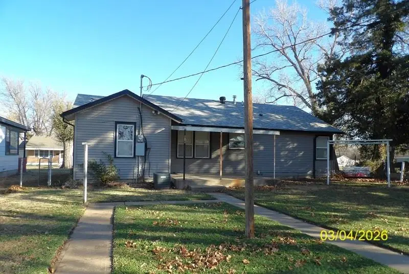 215 S Garfield Ave, Lyons, KS 67554 - #3