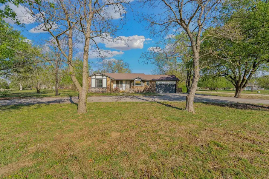 1320 E 84th St S, Haysville, KS 67060 - #2