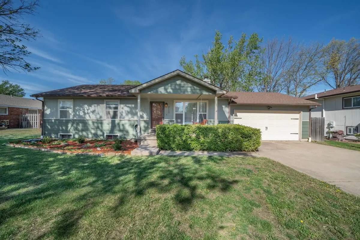 713 Filmore St, Cheney, KS 67025 - #1