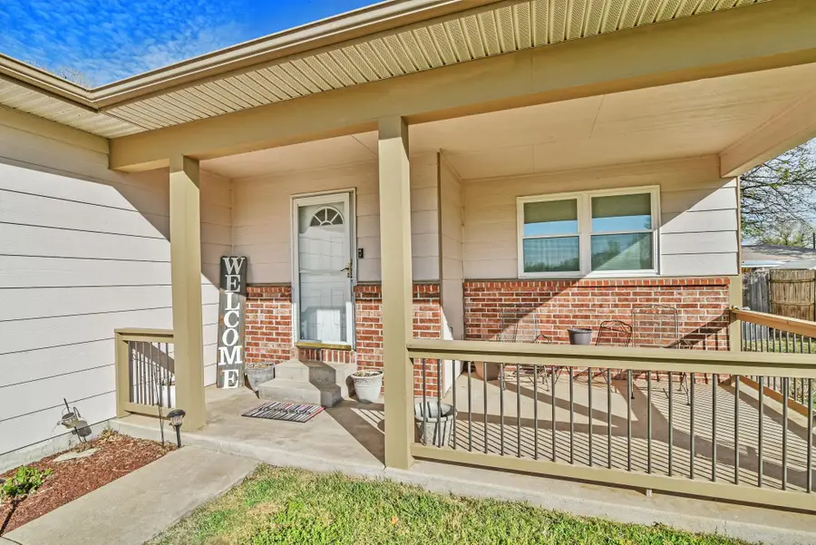 531 N Country Acres, Wichita, KS 67212 - #3
