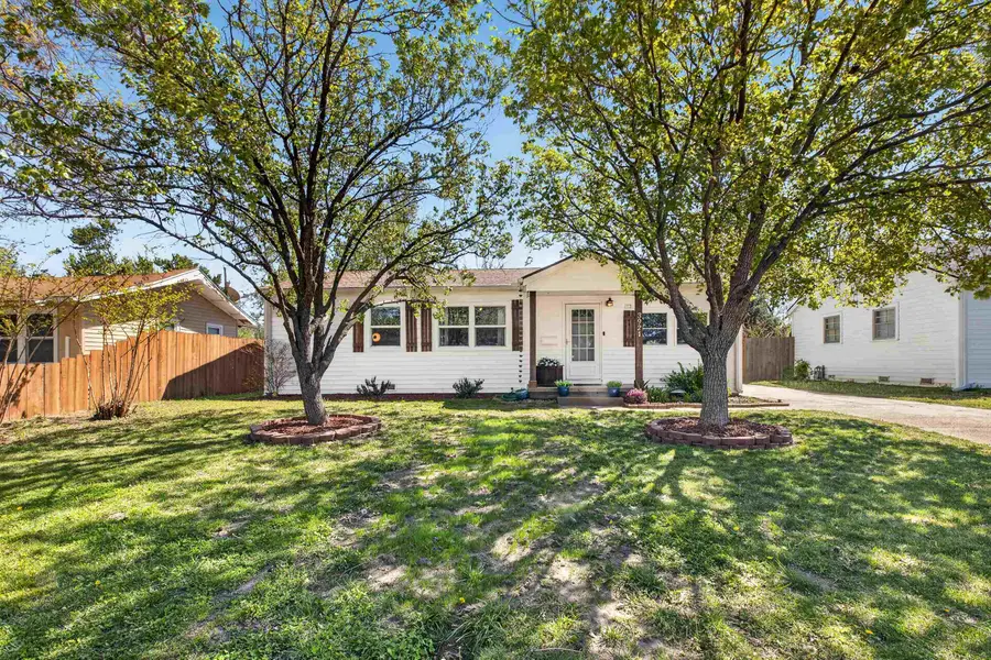 3921 W Westlawn St, Wichita, KS 67203 - #2