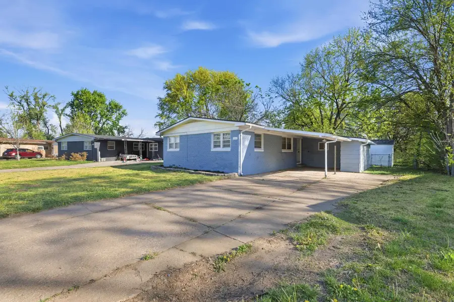 1220 E Beaumont St, Park City, KS 67219 - #3