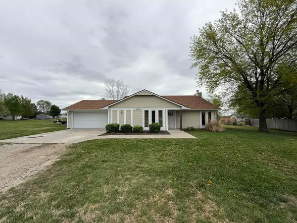 6658 S Bedford Cir, Derby, KS 67037