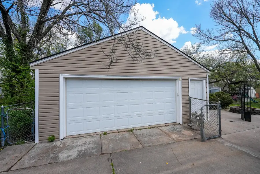 734 S Audrey Dr, El Dorado, KS 67042 - #3