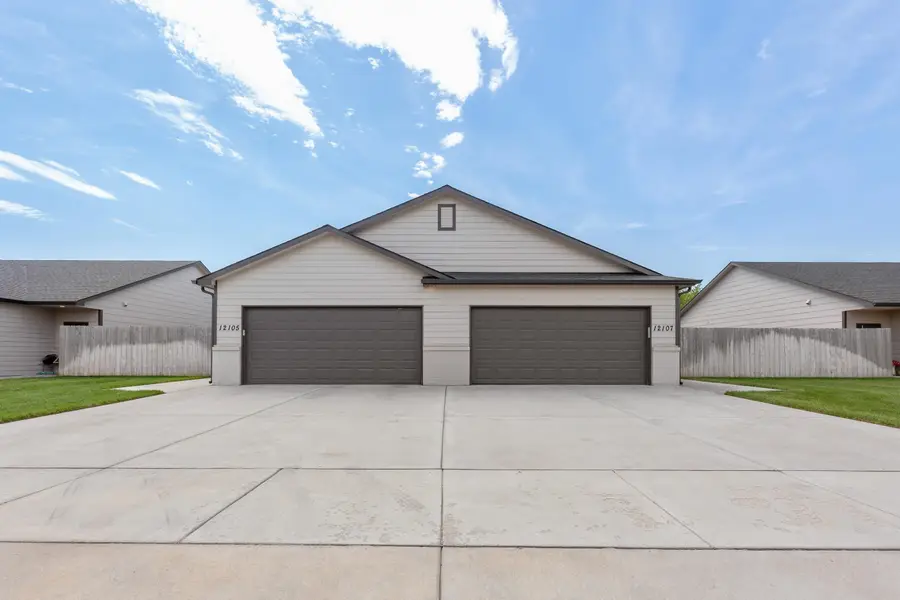 12105 / 12107 W Shadow Lakes St, Wichita, KS 67205-5261 - #2