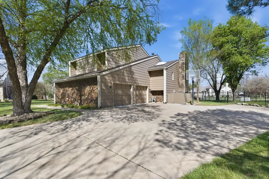 2571 N Greenleaf Ct, Wichita, KS 67226 - #2