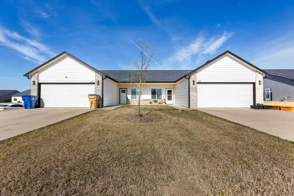 5201/5203 N Cypress St, Bel Aire, KS 67205-5261