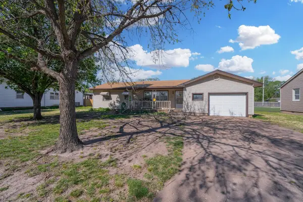 1606 N B St, Wellington, KS 67152