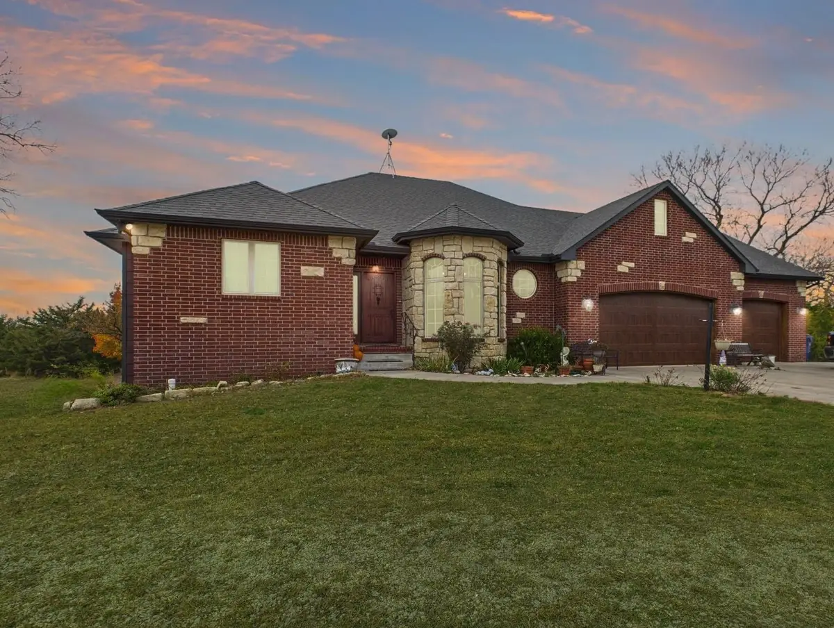 22015 W 101st St N, Mount Hope, KS 67108 - #1