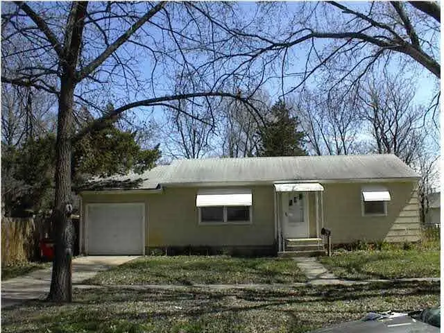 212 Spruce, Halstead, KS 67056 - #1