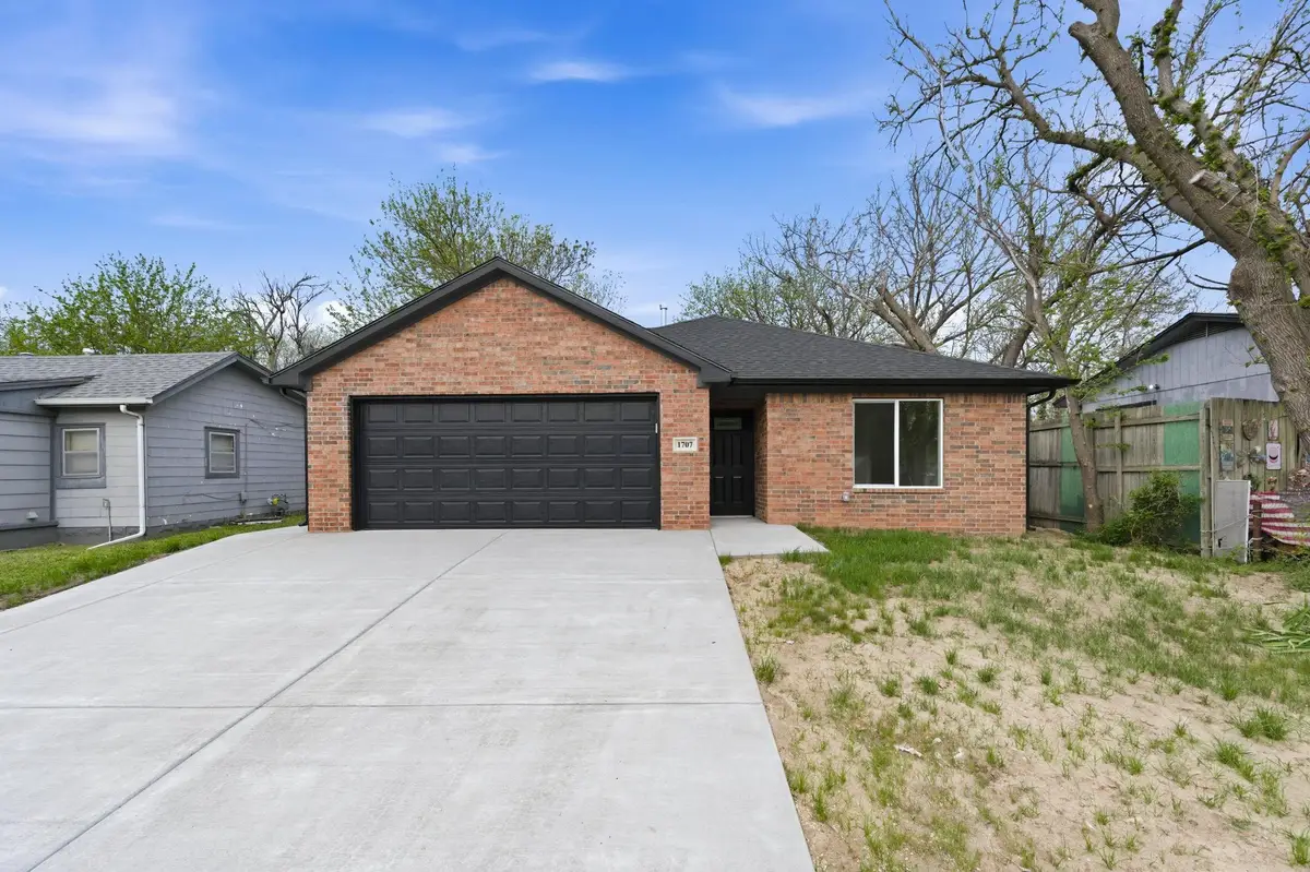 1707 S Dodge Ave, Wichita, KS 67213 - #1