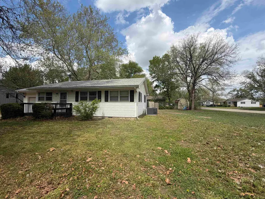 512 W 12th Ave, El Dorado, KS 67042 - #3