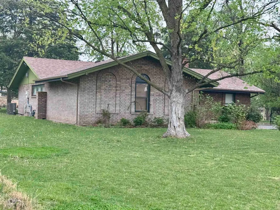 649 S Wetmore St, Wichita, KS 67209 - #2