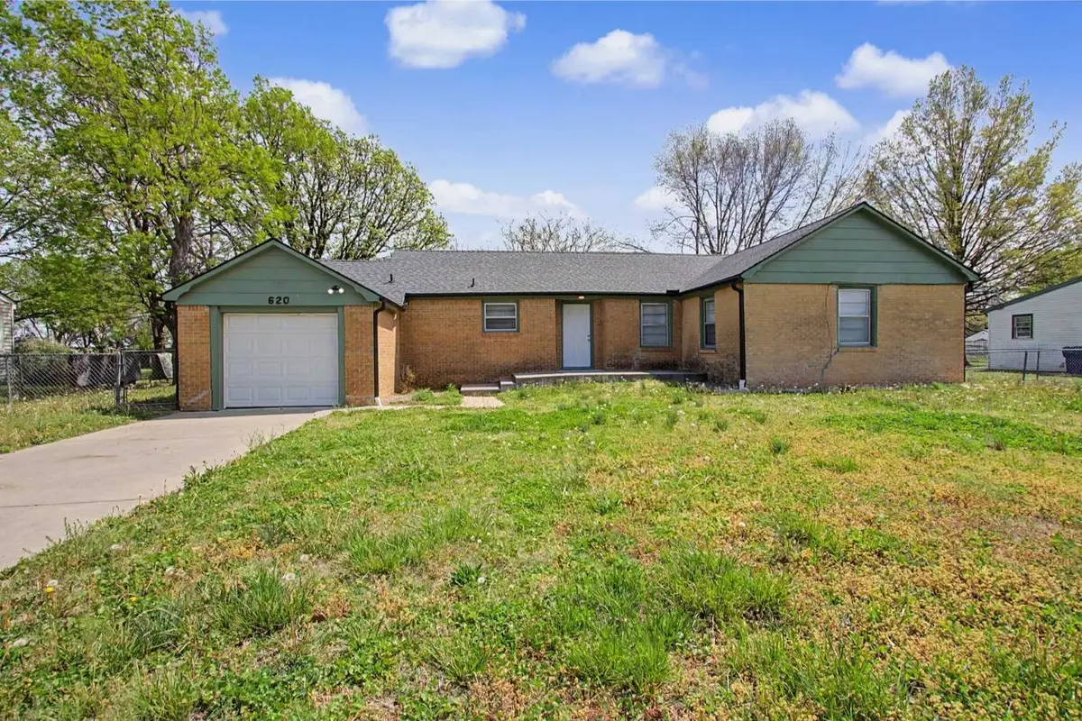 620 N Oak St, Goddard, KS 67052 - #1