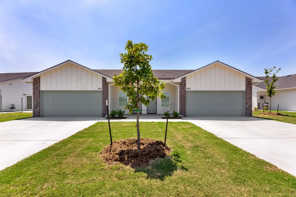 915-917 S Blaine St, Newton, KS 67114 - #1