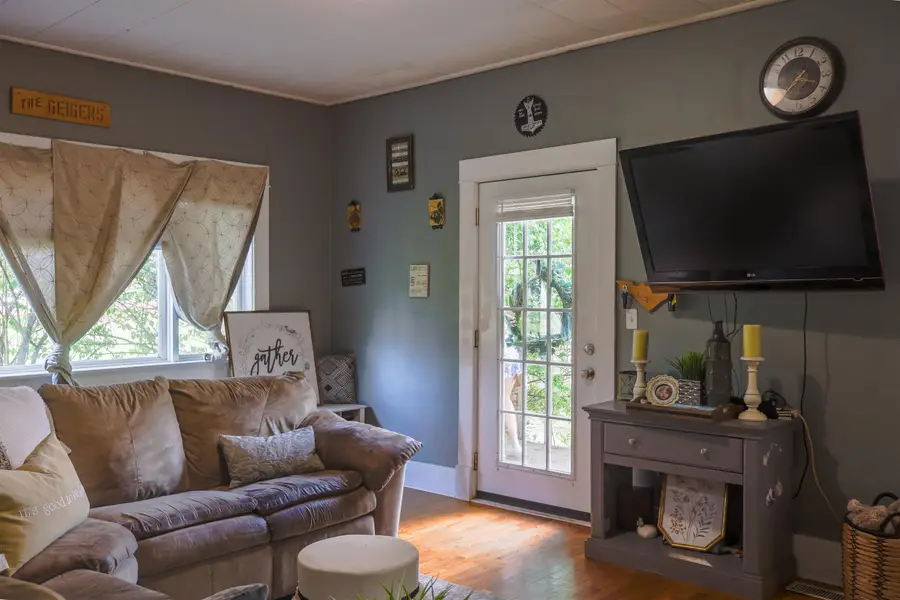 223 W 12th St, Newton, KS 67114 - #3