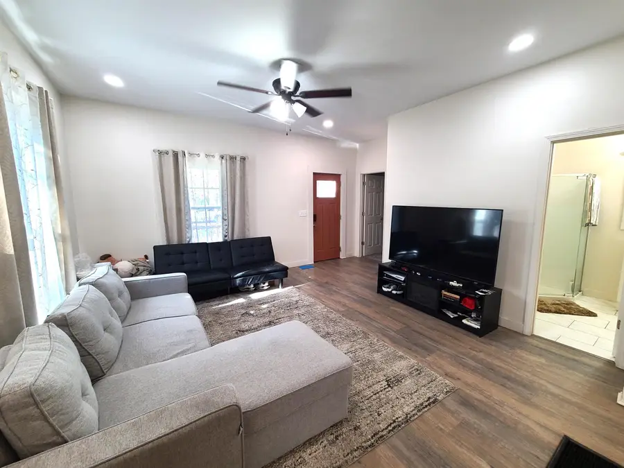 515 W Walnut St., Salina, KS 67401 - #3