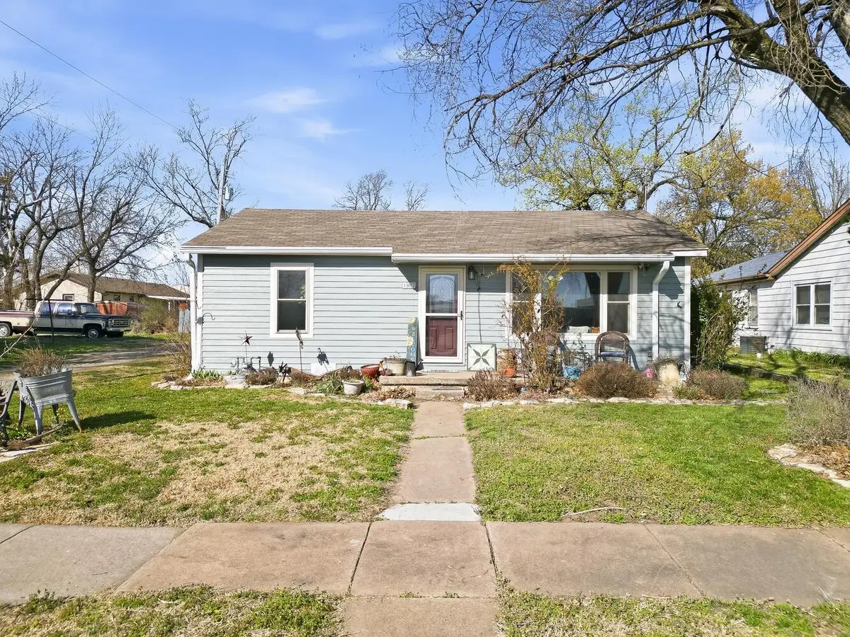 107 S Church St, Udall, KS 67146 - #1