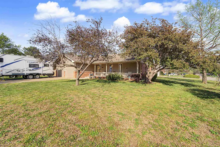625 Beechwood Rd, Salina, KS 67401 - #2