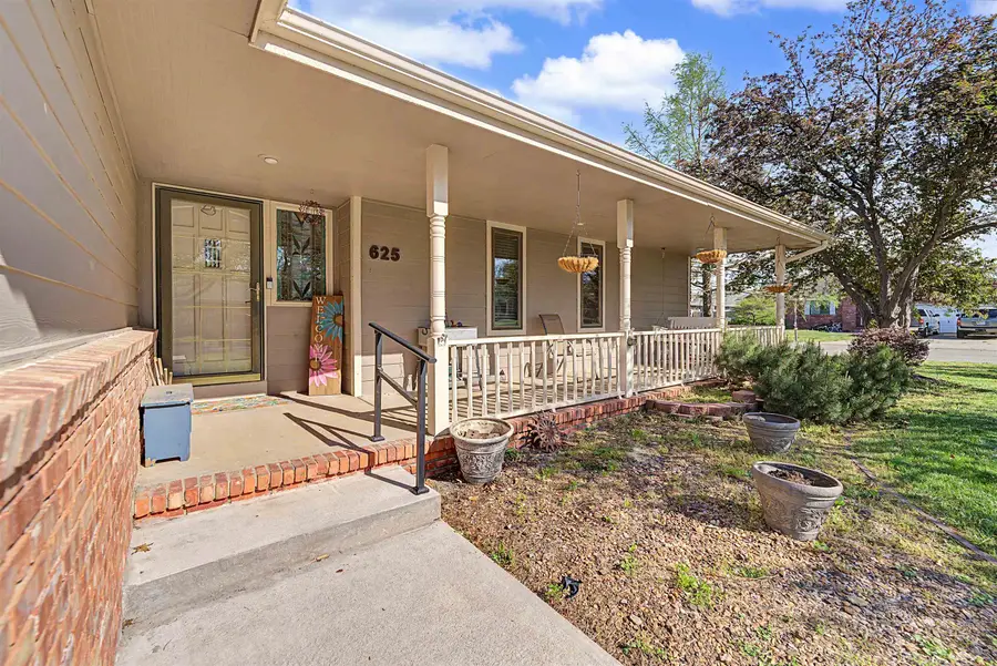 625 Beechwood Rd, Salina, KS 67401 - #3