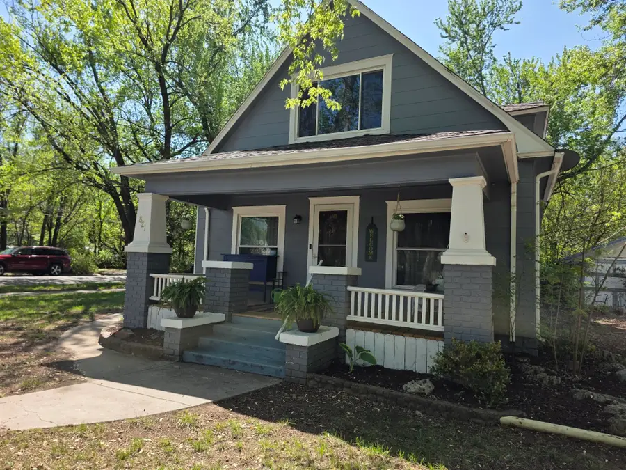 821 E 14th, Winfield, KS 67156 - #3