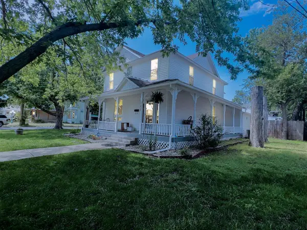 400 E 1st St, Newton, KS 67114