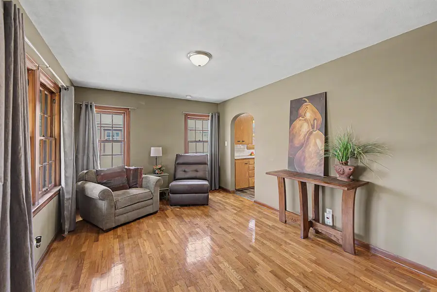 913 Custer St., Salina, KS 67401 - #2