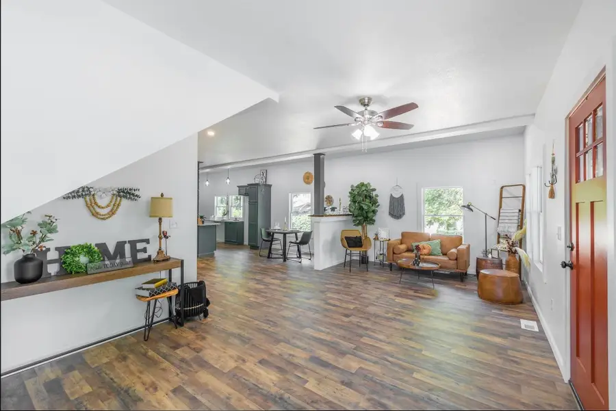 909 W 11th St N, Wichita, KS 67203 - #3