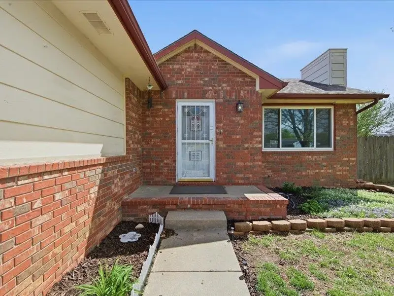 603 Colleen St, Augusta, KS 67010 - #3