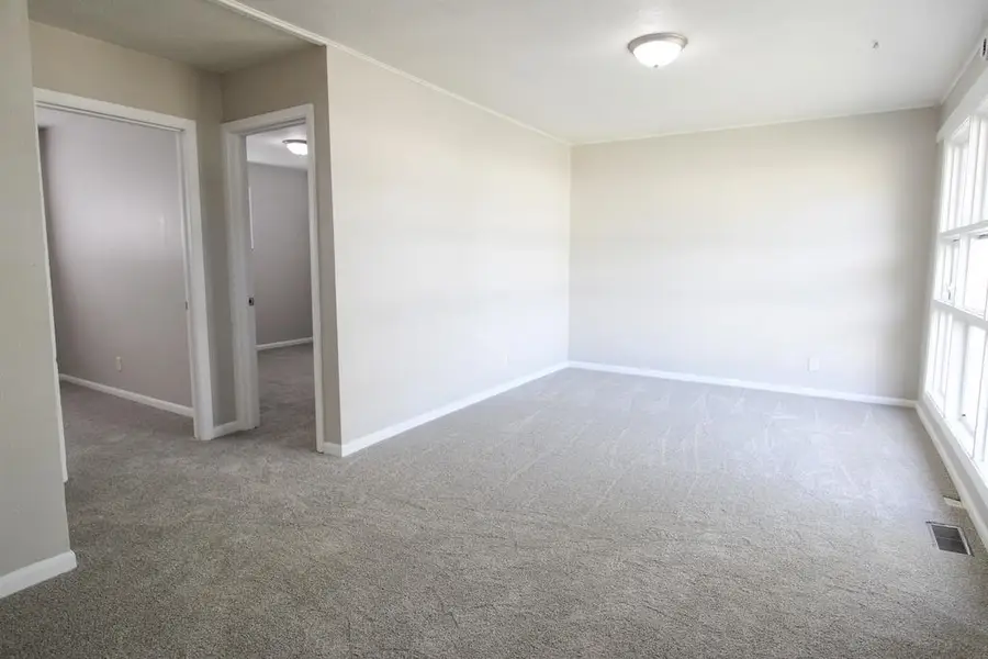 611 Viemont Ave, Salina, KS 67401 - #2