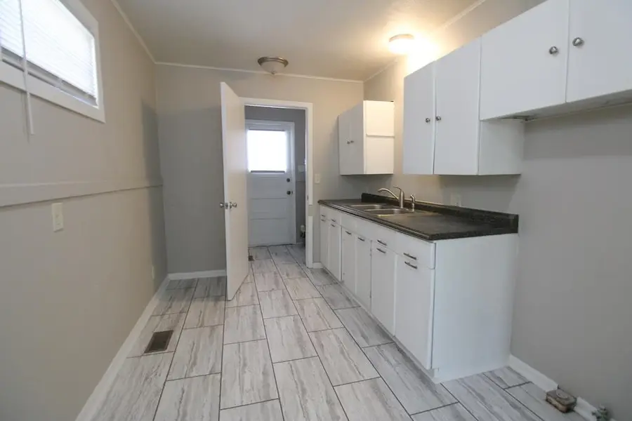 611 Viemont Ave, Salina, KS 67401 - #3