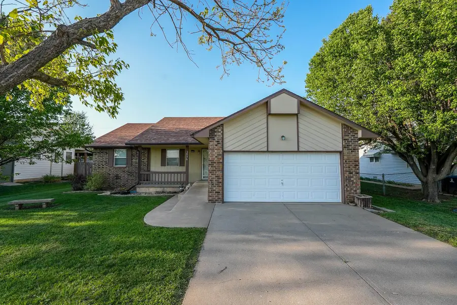 2926 W 3rd Ave, El Dorado, KS 67042 - #2