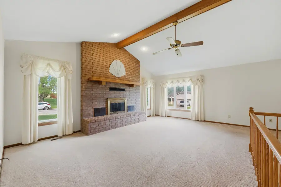 1001 N Country Club Dr, Eureka, KS 67045 - #3