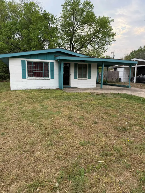 1507 Ann St, Winfield, KS 67156