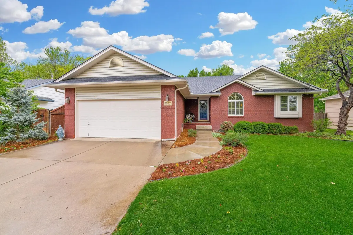 1907 S Crestline Ave, Wichita, KS 67209 - #1