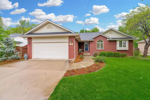 1907 S Crestline Ave, Wichita, KS 67209