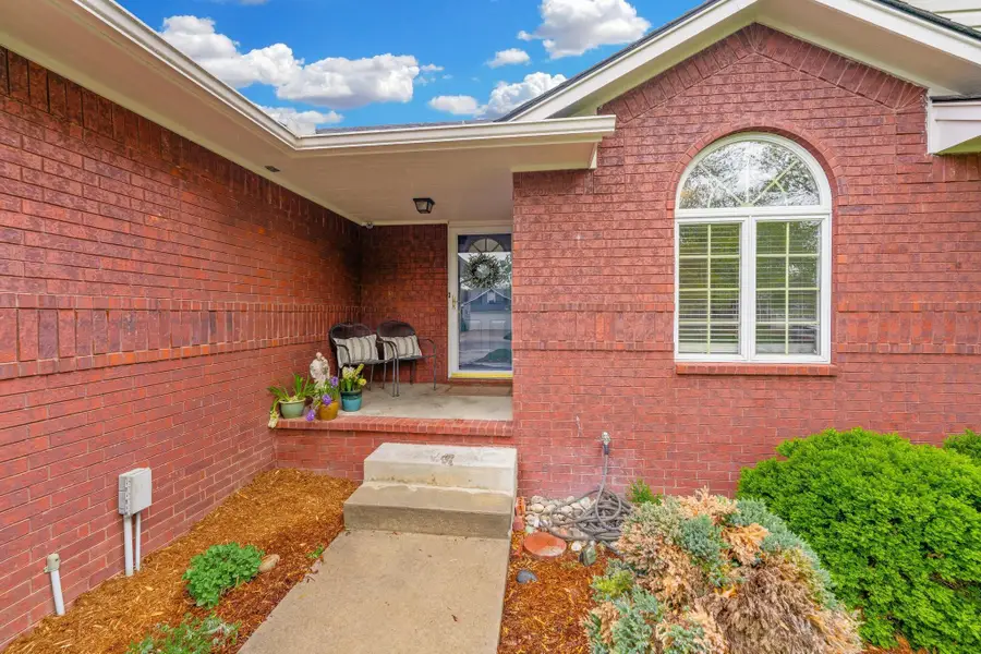 1907 S Crestline Ave, Wichita, KS 67209 - #2