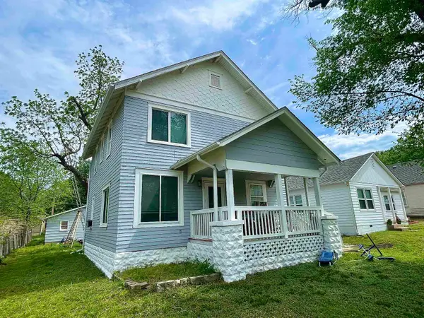 314 N College, Winfield, KS 67156