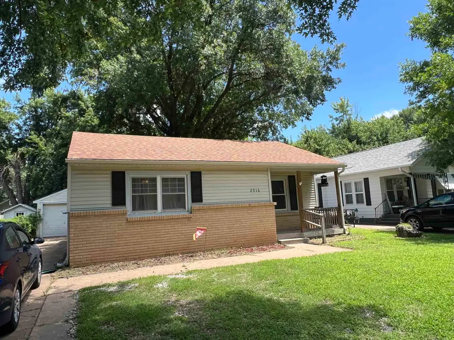 2016 Loomis St, Winfield, KS 67156 - #2