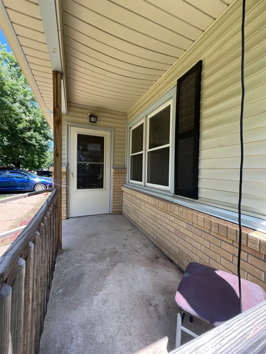 2016 Loomis St, Winfield, KS 67156 - #3