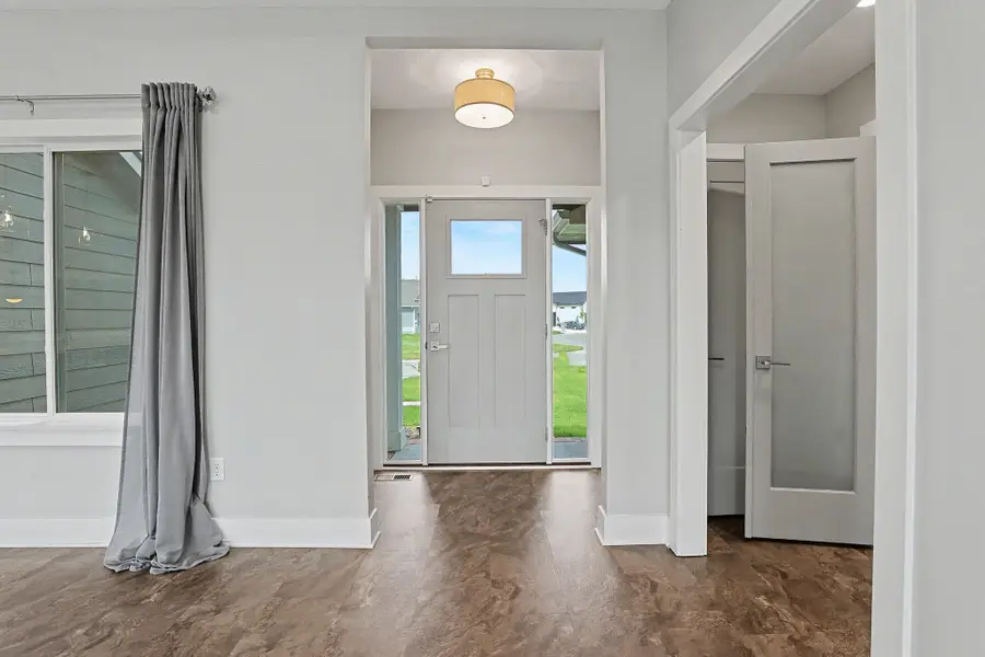 6409 S Cedardale Cir, Derby, KS 67037 - #2