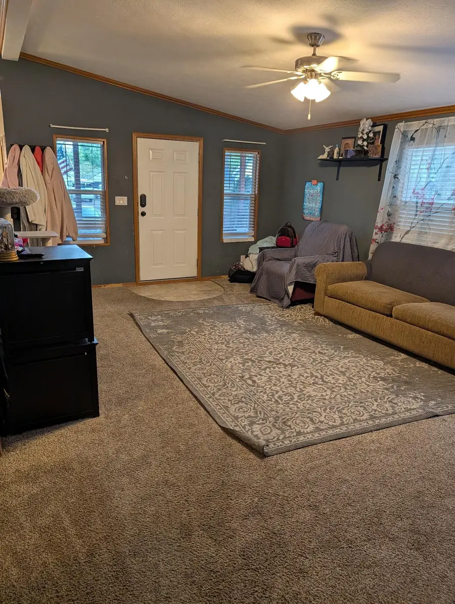916 E 8th, Winfield, KS 67156 - #2
