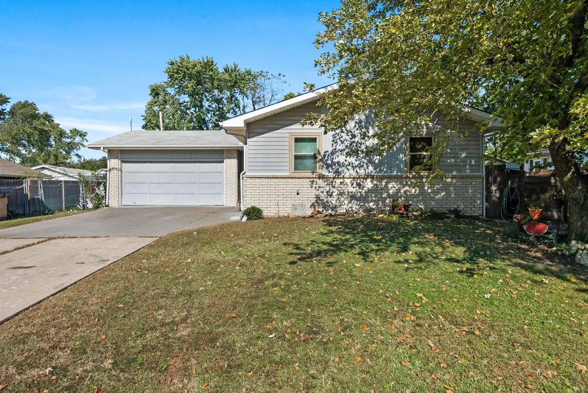 1908 E Evanston St, Park City, KS 67219 - #1