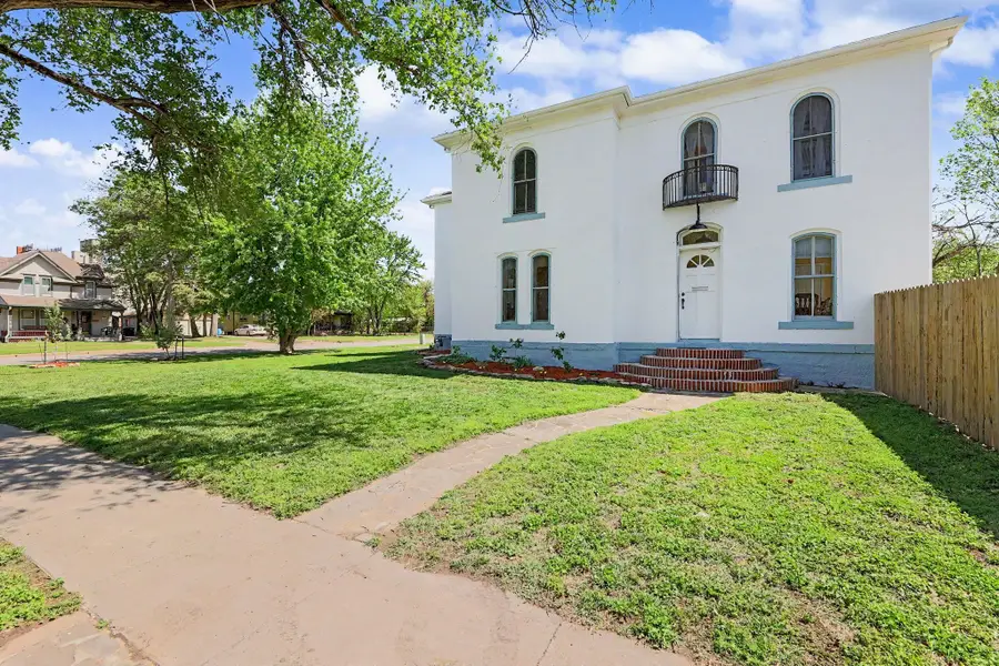 303 E 5th St, Newton, KS 67114 - #3